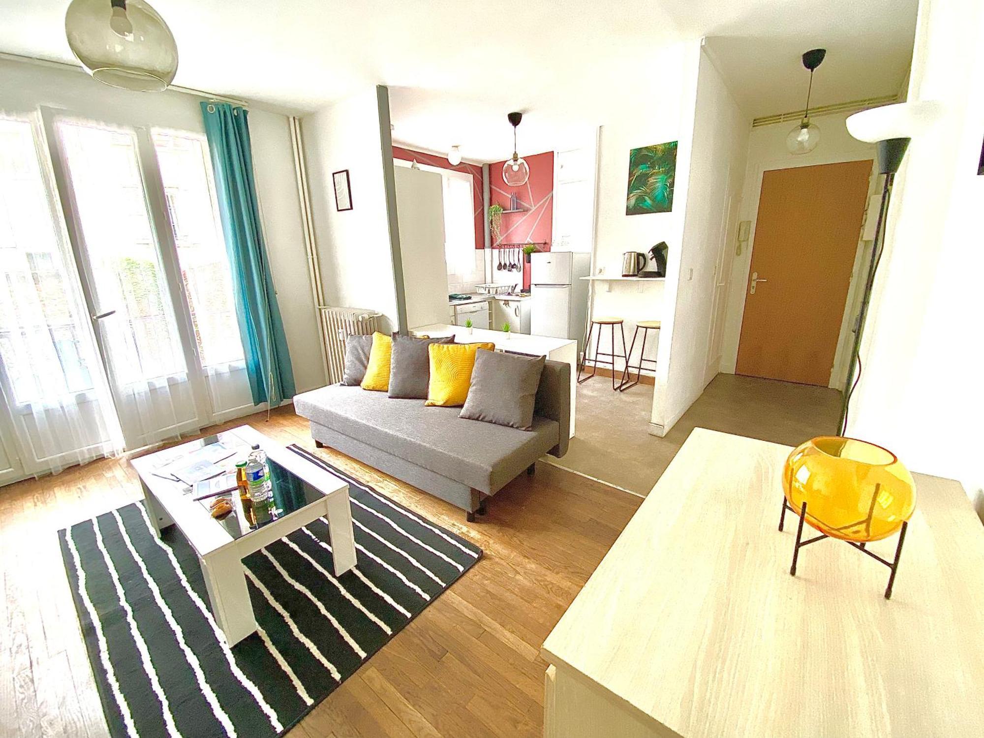 Le Chinchauvaud, Spacieux Avec Balcon Limoges Eksteriør billede